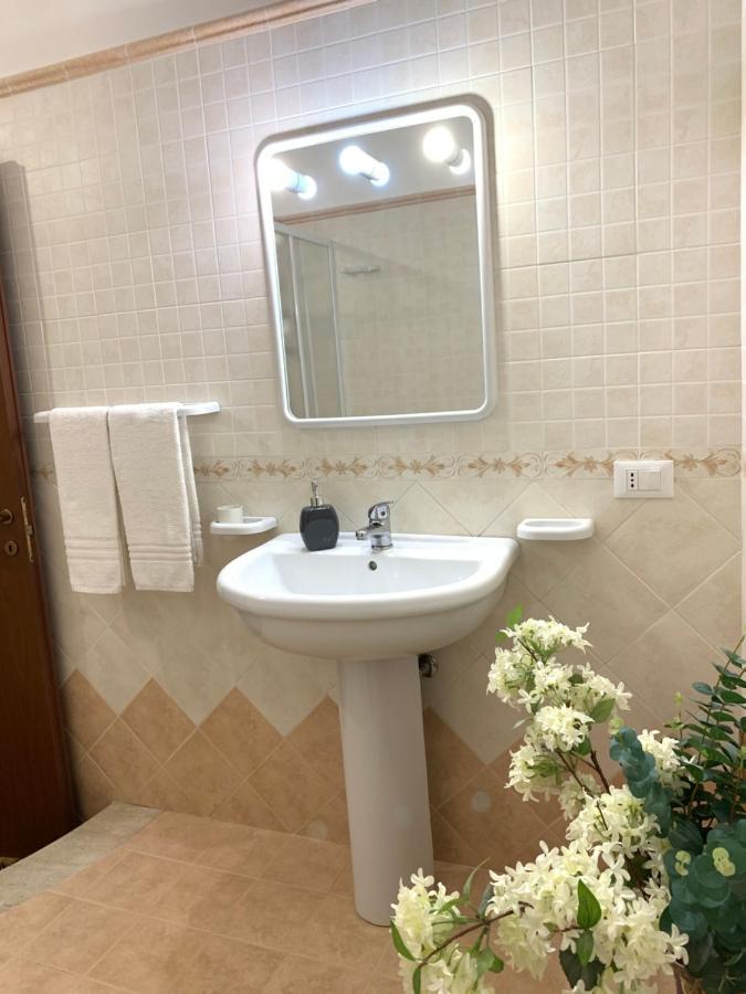 Frontemare House & Rooms Castellammare del Golfo Buitenkant foto